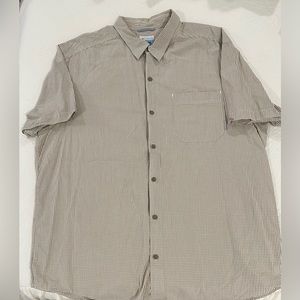 Men’s XXL Columbia Tan Checkered Short Sleeve Button-Down Shirt